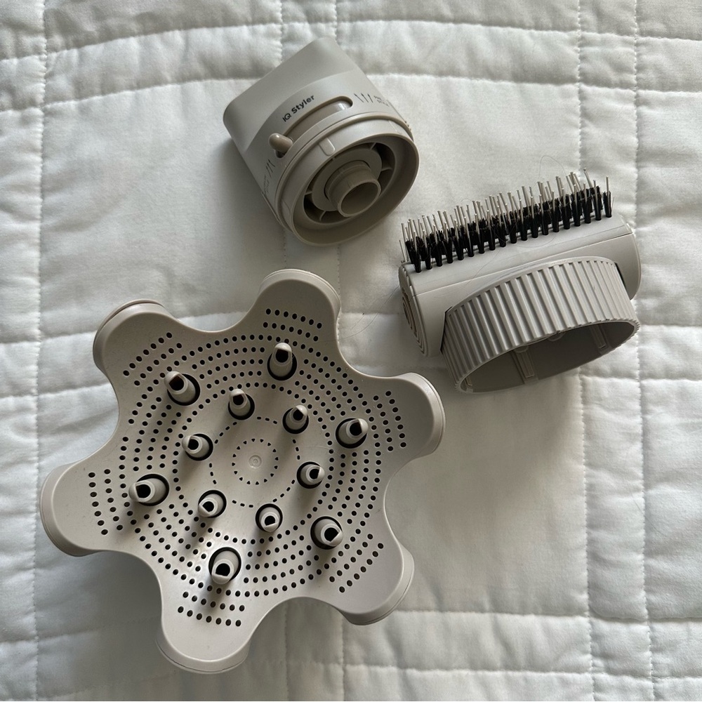 Shark HD120 HyperAIR hair dryer attachments